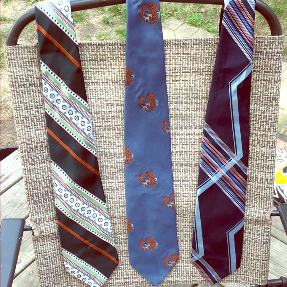 Vintage 90s men’s ties! 🏆